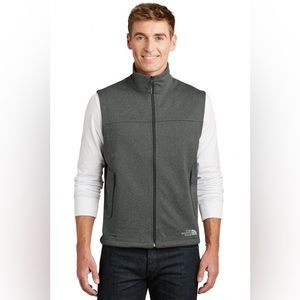 NWT-The North Face Men’s Softshell Vest XXL